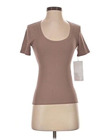 Lululemon Athletica Short Sleeve T-Shirt (view 1)