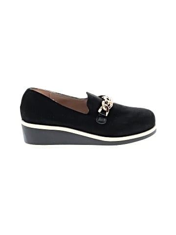 Unbranded Flats (view 1)