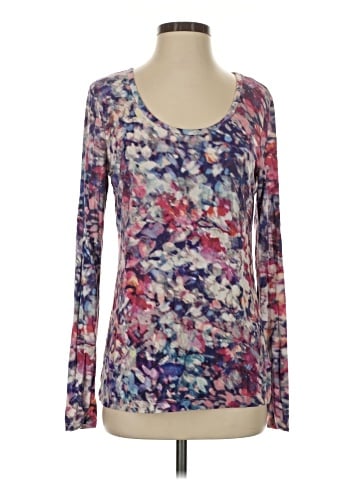 Liz Claiborne Long Sleeve T-Shirt (view 1)