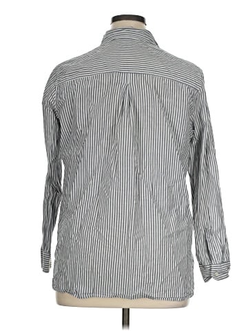 Old Navy Long Sleeve Button-Down Shirt (view 2)