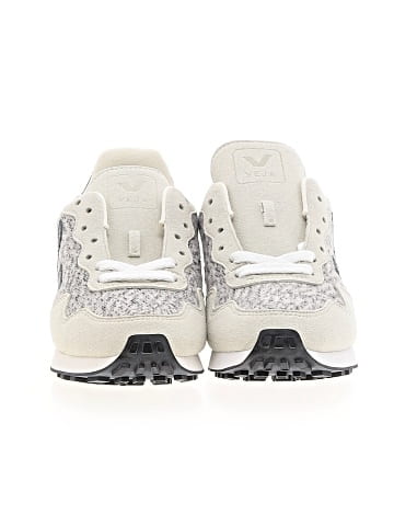 VEJA Sneakers (view 2)