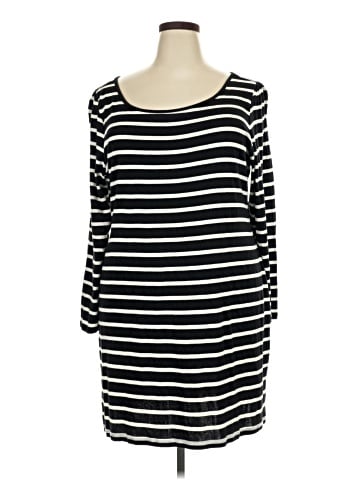 Old Navy Casual Dress (view 1)