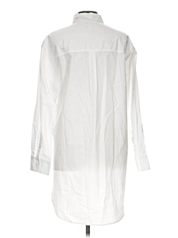 Gap Long Sleeve Button-Down Shirt (view 2)