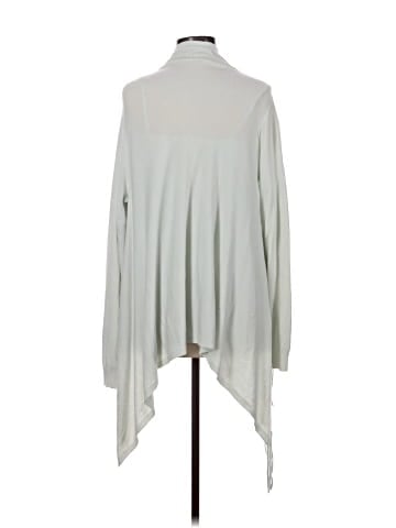 Lovestitch Poncho (view 2)