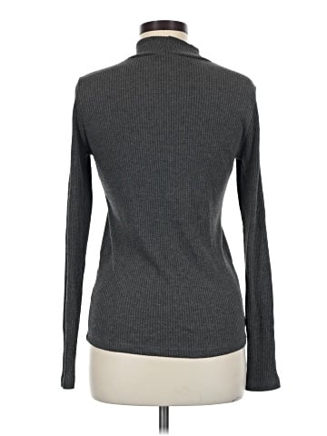 Uniqlo Turtleneck Sweater (view 2)