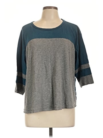 Torrid 3/4 Sleeve T-Shirt (view 1)