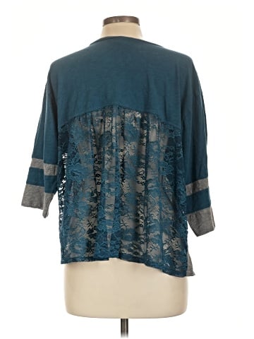 Torrid 3/4 Sleeve T-Shirt (view 2)