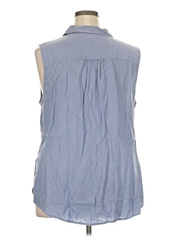 Croft & Barrow Sleeveless Button-Down Shirt (view 2)