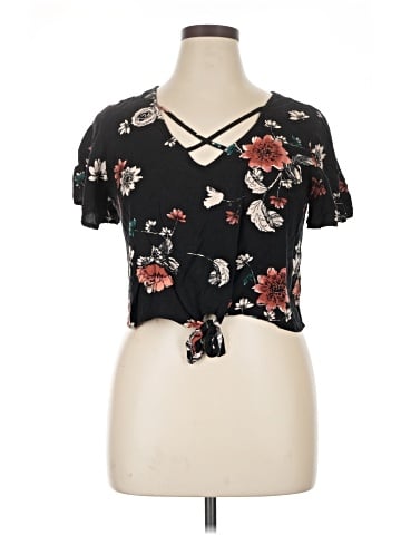 Mudd Short Sleeve Top (view 1)