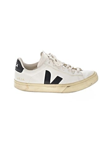 VEJA Sneakers (view 1)