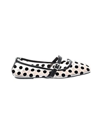 Unbranded Flats (view 1)