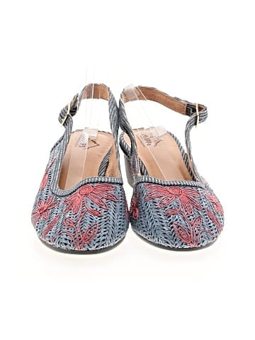 Cliffs by White Mountain Wedges (view 2)