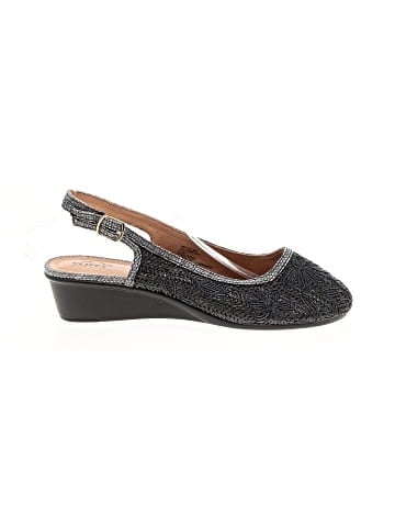 Cliffs by White Mountain Wedges (view 1)