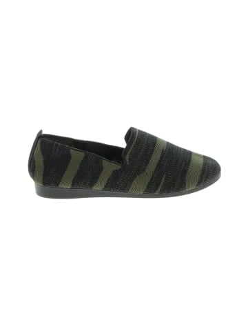 Unbranded Flats (view 1)