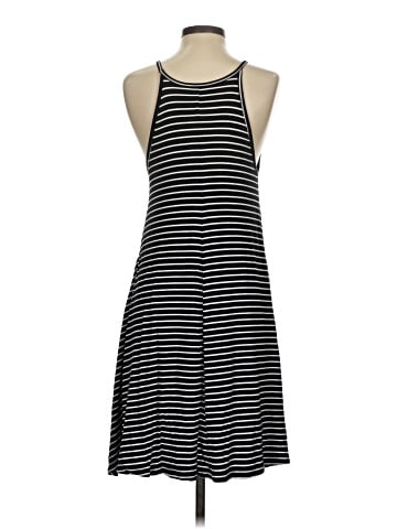 Old Navy Casual Dress (view 2)