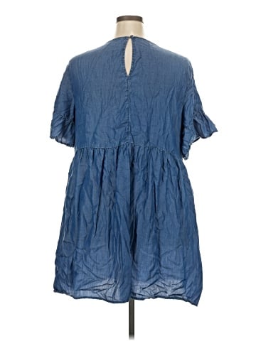 Crown & Ivy Casual Dress (view 2)