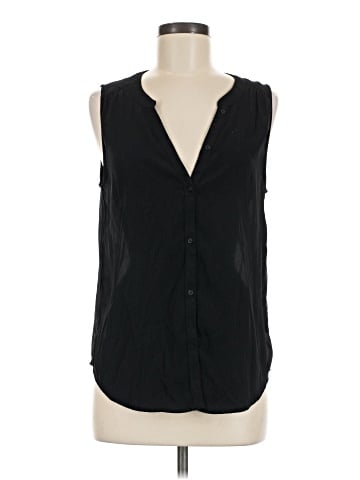 American Eagle Outfitters Sleeveless Button-Down Shirt (view 1)