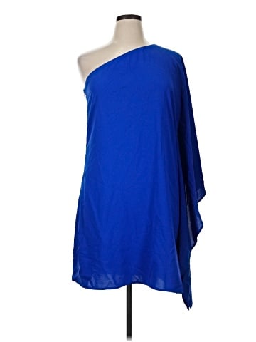 Leani Poncho (view 1)