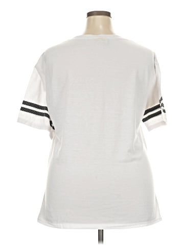 Bobbie Brooks Short Sleeve T-Shirt (view 2)