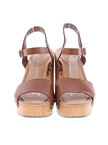 Universal Thread Sandals (view 2)