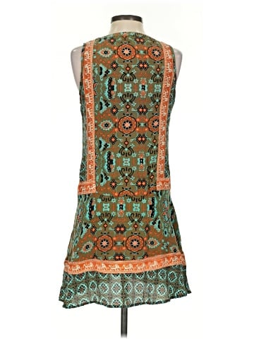 Tolani Sleeveless Silk Top (view 2)