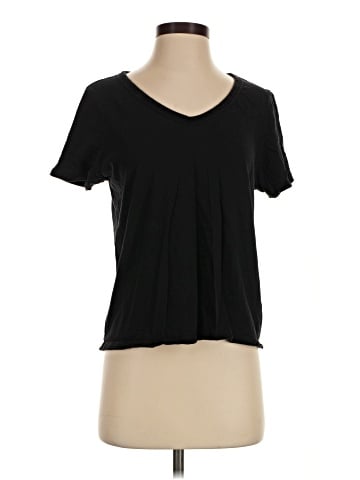 Old Navy Short Sleeve T-Shirt (view 1)