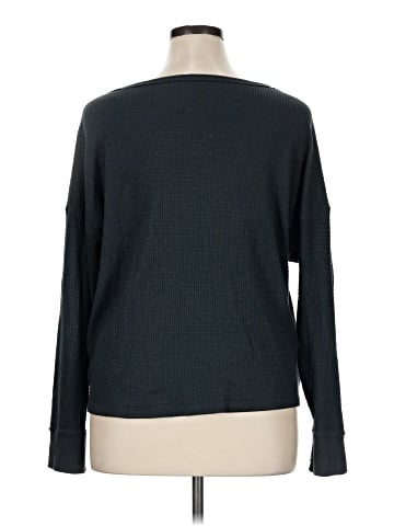 American Eagle Outfitters Pullover Sweater (view 2)