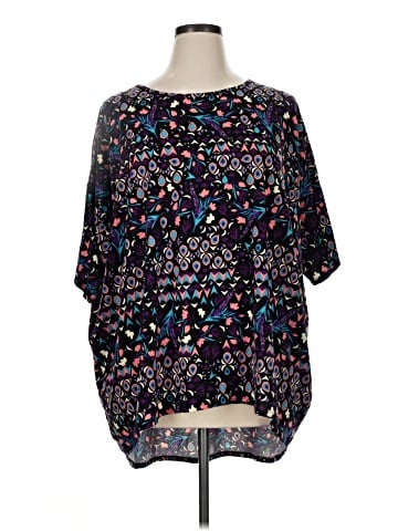 Lularoe 3/4 Sleeve T-Shirt (view 1)