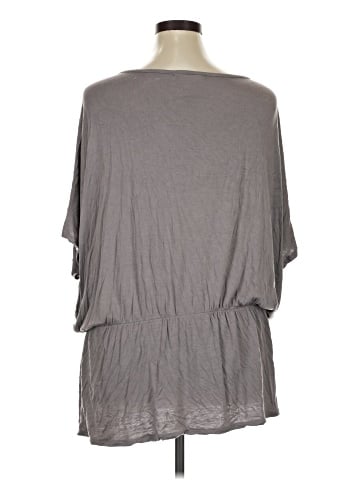 Design History Poncho (view 2)