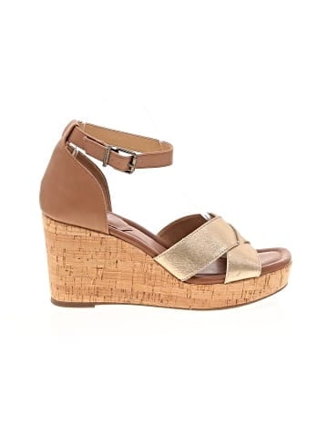 Crown Vintage Wedges (view 1)