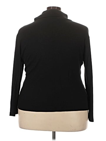 Rouge Turtleneck Sweater (view 2)