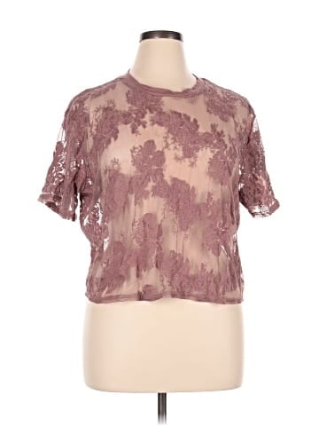 Maurices Short Sleeve T-Shirt (view 1)