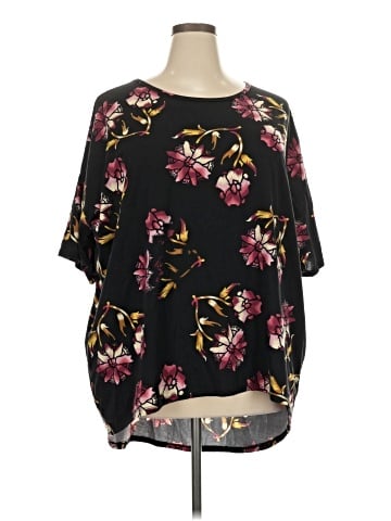 Lularoe 3/4 Sleeve T-Shirt (view 1)