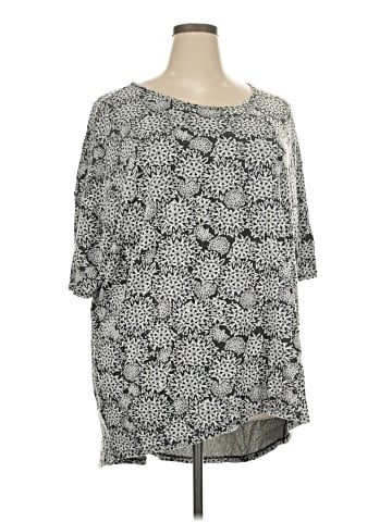 Lularoe 3/4 Sleeve T-Shirt (view 1)