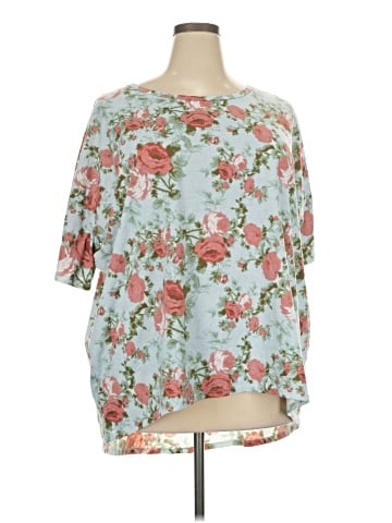 Lularoe 3/4 Sleeve T-Shirt (view 1)