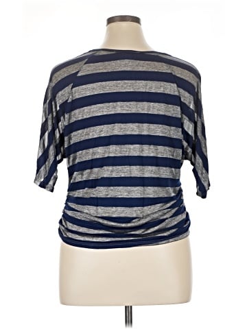 Julie's Closet Short Sleeve Top (view 2)