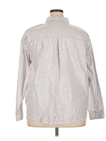 Maurices Long Sleeve Button-Down Shirt (view 2)