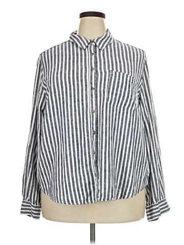 Universal Thread Long Sleeve Button-Down Shirt (view 1)