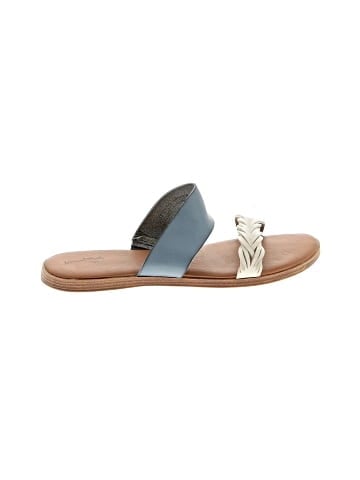 Universal Thread Sandals (view 1)