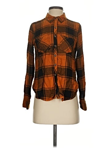 Maurices Long Sleeve Button-Down Shirt (view 1)