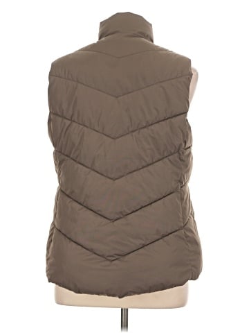 Gap Outlet Vest (view 2)