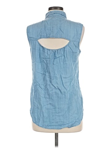 American Eagle Outfitters Sleeveless Button-Down Shirt (view 2)