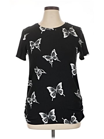 Free Kisses Short Sleeve T-Shirt (view 1)