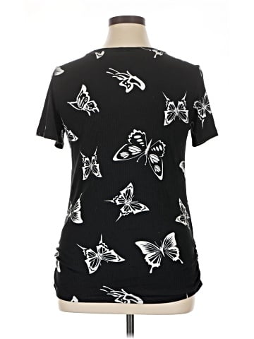 Free Kisses Short Sleeve T-Shirt (view 2)