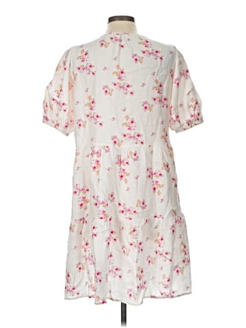 Saks Fifth Avenue Casual Dress (view 2)