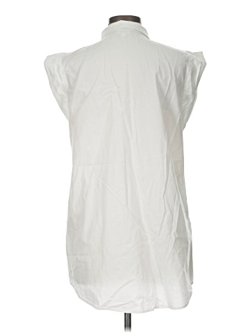 Le Lis Sleeveless Button-Down Shirt (view 2)