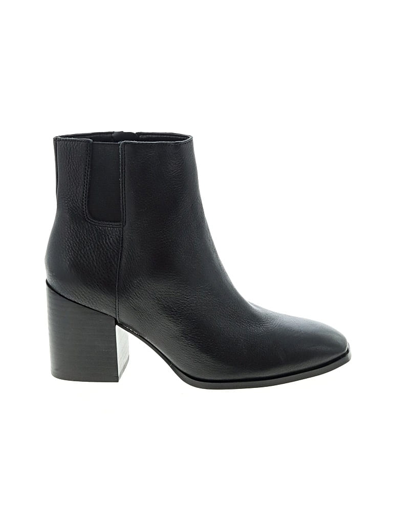 Pre-owned Vionic Ankle Boots In Black
