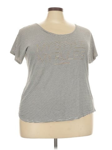 Maurices Short Sleeve T-Shirt (view 1)