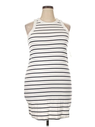 Old Navy Casual Dress (view 1)