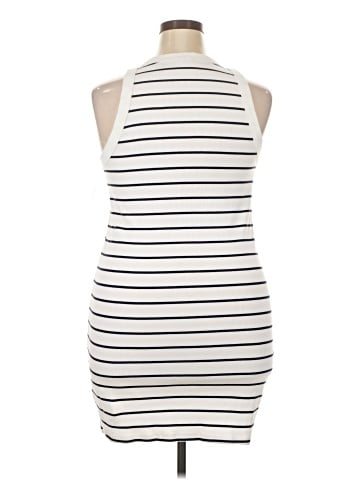Old Navy Casual Dress (view 2)